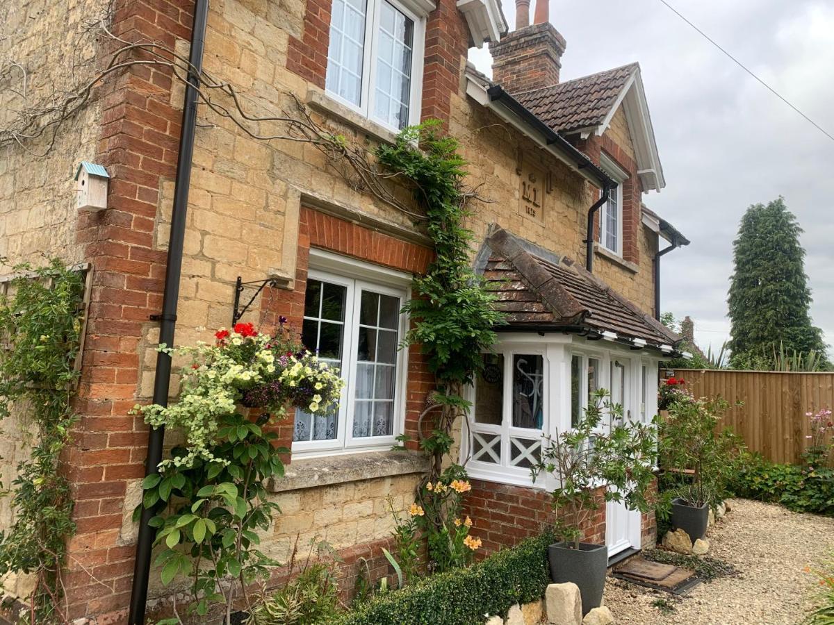 Sunshine Cottage Studley  Extérieur photo