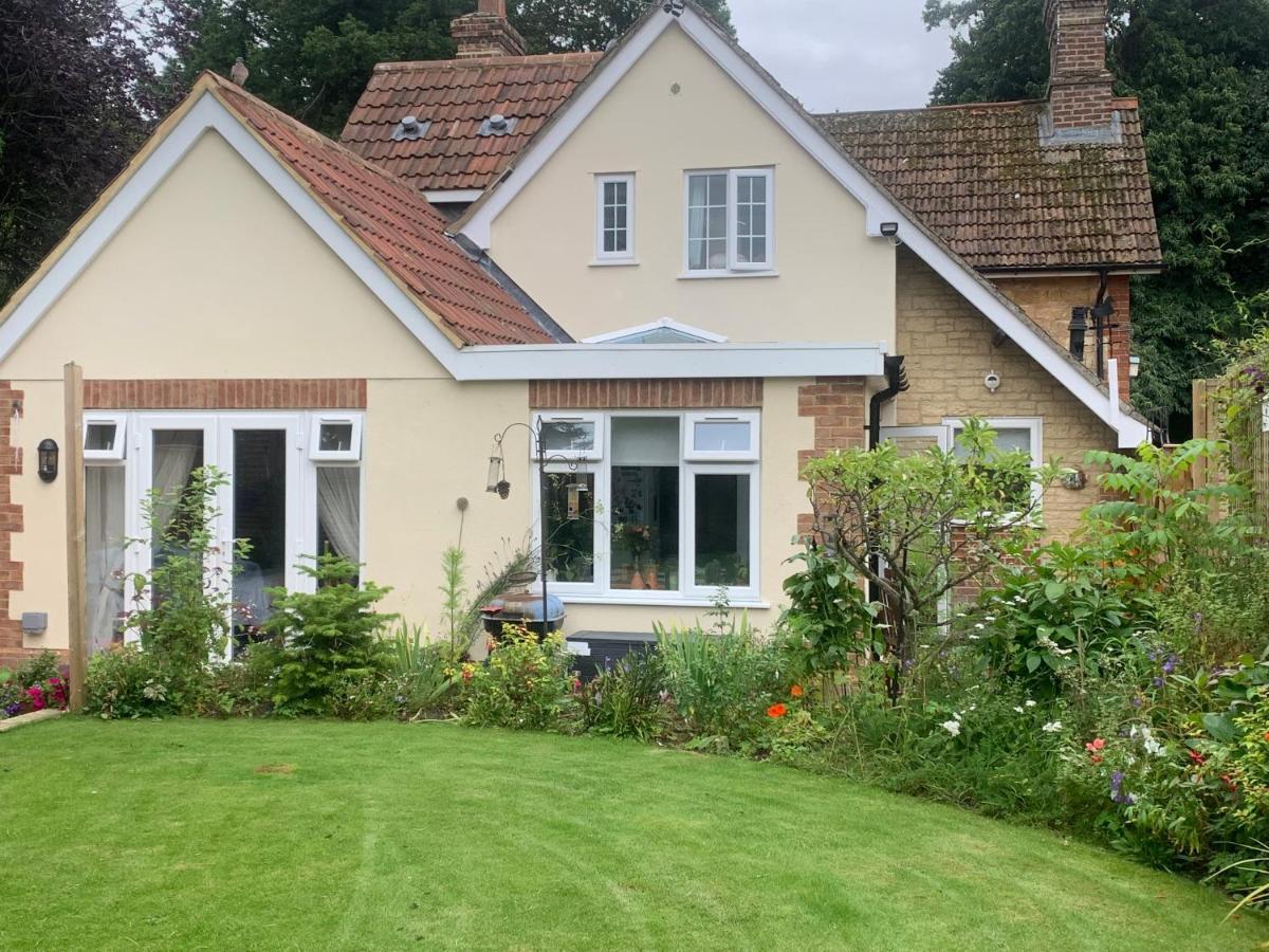 Sunshine Cottage Studley  Extérieur photo